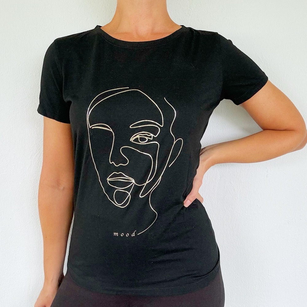 LCW Casual black metallic gold mood artistic portrait graphic print tee medium